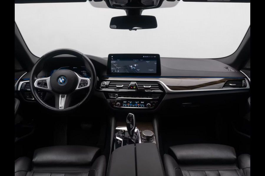 BMW 5 Serie Touring 530e LUXURY ** LASER, GEV. COMFORTST, MEMORY, HuD, H&K SOUND, 18-inch LMV, ** 1e EIG - UNFALLFREI ** ** INFORMEER OOK NAAR ONZE AANTREKKELIJKE FINANCIAL-LEASE TARIEVEN **