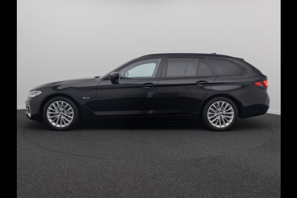 BMW 5 Serie Touring 530e LUXURY ** LASER, GEV. COMFORTST, MEMORY, HuD, H&K SOUND, 18-inch LMV, ** 1e EIG - UNFALLFREI ** ** INFORMEER OOK NAAR ONZE AANTREKKELIJKE FINANCIAL-LEASE TARIEVEN **