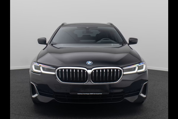 BMW 5 Serie Touring 530e LUXURY ** LASER, GEV. COMFORTST, MEMORY, HuD, H&K SOUND, 18-inch LMV, ** 1e EIG - UNFALLFREI ** ** INFORMEER OOK NAAR ONZE AANTREKKELIJKE FINANCIAL-LEASE TARIEVEN **