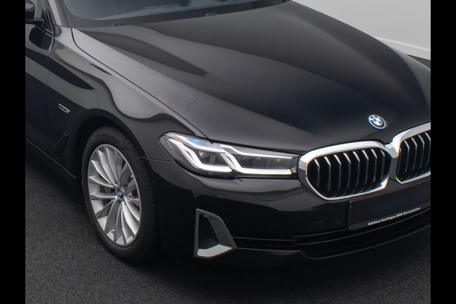 BMW 5 Serie Touring 530e LUXURY ** LASER, GEV. COMFORTST, MEMORY, HuD, H&K SOUND, 18-inch LMV, ** 1e EIG - UNFALLFREI ** ** INFORMEER OOK NAAR ONZE AANTREKKELIJKE FINANCIAL-LEASE TARIEVEN **