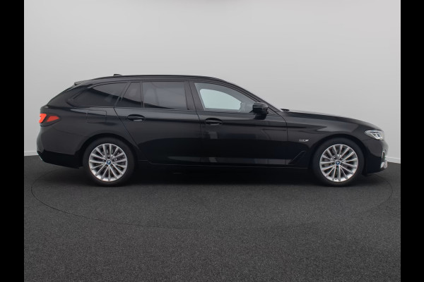 BMW 5 Serie Touring 530e LUXURY ** LASER, GEV. COMFORTST, MEMORY, HuD, H&K SOUND, 18-inch LMV, ** 1e EIG - UNFALLFREI ** ** INFORMEER OOK NAAR ONZE AANTREKKELIJKE FINANCIAL-LEASE TARIEVEN **