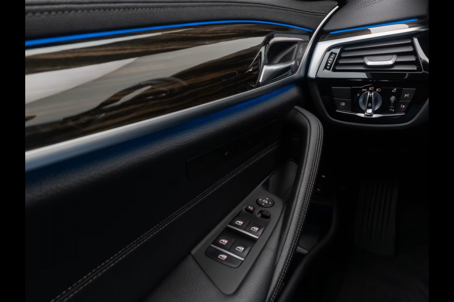 BMW 5 Serie Touring 530e LUXURY ** LASER, GEV. COMFORTST, MEMORY, HuD, H&K SOUND, 18-inch LMV, ** 1e EIG - UNFALLFREI ** ** INFORMEER OOK NAAR ONZE AANTREKKELIJKE FINANCIAL-LEASE TARIEVEN **