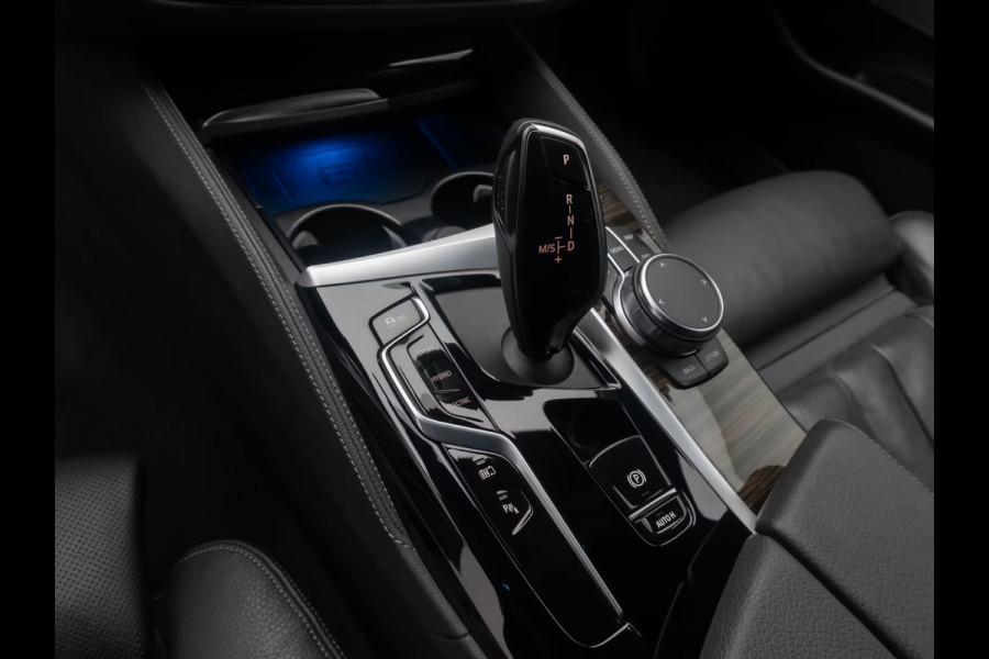 BMW 5 Serie Touring 530e LUXURY ** LASER, GEV. COMFORTST, MEMORY, HuD, H&K SOUND, 18-inch LMV, ** 1e EIG - UNFALLFREI ** ** INFORMEER OOK NAAR ONZE AANTREKKELIJKE FINANCIAL-LEASE TARIEVEN **