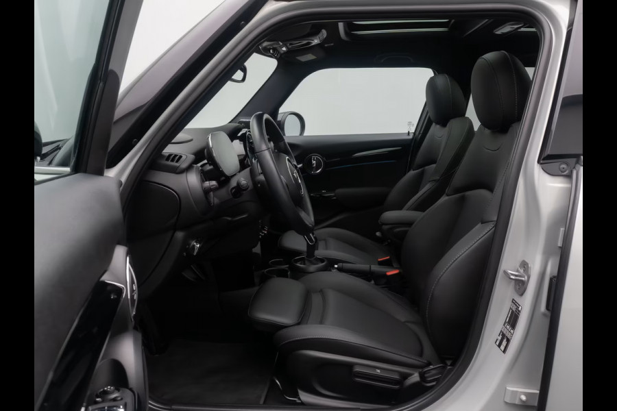 MINI 1.5 Cooper Steptr.Aut.-7 ** LED, LEDER, NAVI+, PANORAMA, HuD, KEYLESS, H&K SOUND, CAMERA ** 1e EIG - UNFALLFREI ** ** INFORMEER OOK NAAR ONZE AANTREKKELIJKE FINANCIAL-LEASE TARIEVEN **