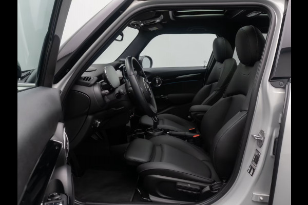 MINI 1.5 Cooper Steptr.Aut.-7 ** LED, LEDER, NAVI+, PANORAMA, HuD, KEYLESS, H&K SOUND, CAMERA ** 1e EIG - UNFALLFREI ** ** INFORMEER OOK NAAR ONZE AANTREKKELIJKE FINANCIAL-LEASE TARIEVEN **