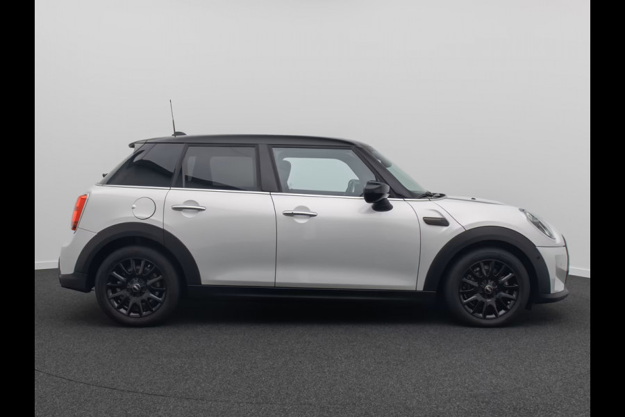 MINI 1.5 Cooper Steptr.Aut.-7 ** LED, LEDER, NAVI+, PANORAMA, HuD, KEYLESS, H&K SOUND, CAMERA ** 1e EIG - UNFALLFREI ** ** INFORMEER OOK NAAR ONZE AANTREKKELIJKE FINANCIAL-LEASE TARIEVEN **