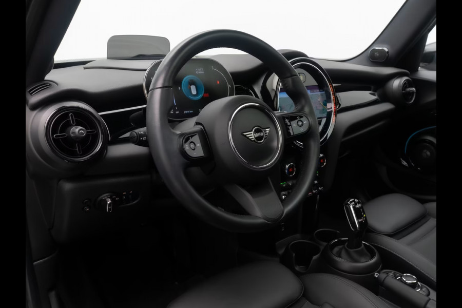 MINI 1.5 Cooper Steptr.Aut.-7 ** LED, LEDER, NAVI+, PANORAMA, HuD, KEYLESS, H&K SOUND, CAMERA ** 1e EIG - UNFALLFREI ** ** INFORMEER OOK NAAR ONZE AANTREKKELIJKE FINANCIAL-LEASE TARIEVEN **