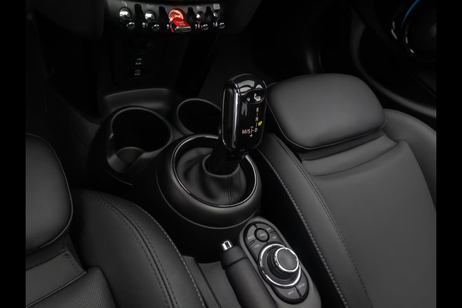 MINI 1.5 Cooper Steptr.Aut.-7 ** LED, LEDER, NAVI+, PANORAMA, HuD, KEYLESS, H&K SOUND, CAMERA ** 1e EIG - UNFALLFREI ** ** INFORMEER OOK NAAR ONZE AANTREKKELIJKE FINANCIAL-LEASE TARIEVEN **