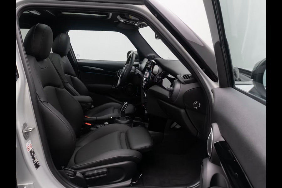 MINI 1.5 Cooper Steptr.Aut.-7 ** LED, LEDER, NAVI+, PANORAMA, HuD, KEYLESS, H&K SOUND, CAMERA ** 1e EIG - UNFALLFREI ** ** INFORMEER OOK NAAR ONZE AANTREKKELIJKE FINANCIAL-LEASE TARIEVEN **