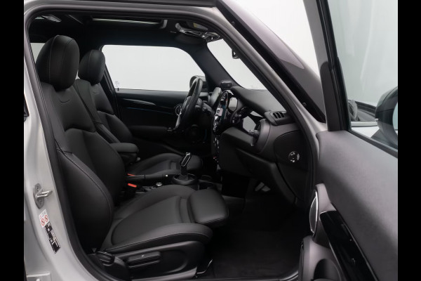 MINI 1.5 Cooper Steptr.Aut.-7 ** LED, LEDER, NAVI+, PANORAMA, HuD, KEYLESS, H&K SOUND, CAMERA ** 1e EIG - UNFALLFREI ** ** INFORMEER OOK NAAR ONZE AANTREKKELIJKE FINANCIAL-LEASE TARIEVEN **