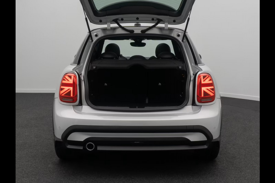 MINI 1.5 Cooper Steptr.Aut.-7 ** LED, LEDER, NAVI+, PANORAMA, HuD, KEYLESS, H&K SOUND, CAMERA ** 1e EIG - UNFALLFREI ** ** INFORMEER OOK NAAR ONZE AANTREKKELIJKE FINANCIAL-LEASE TARIEVEN **