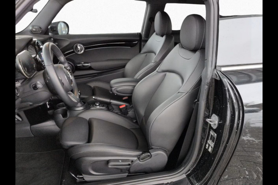 MINI 1.5 Cooper Classic (100kW/136pk) ** LED, VOL-LEDER, VIRTUAL, PANO, KEYLESS, H&K, CAMERA, 17-inch LMV ** 1e EIG - UNFALLFREI ** ** INFORMEER OOK NAAR ONZE AANTREKKELIJKE FINANCIAL-LEASE TARIEVEN **