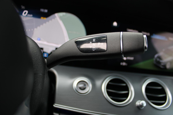 Mercedes-Benz E-Klasse 300e 320PK BUSINESS SOLUTION AMG NIGHT EDITION | MULTISPAAKS AMG VELGEN | 360° CAMERA | | TREKHAAK | MULTIBEAM MATRIX LED KOPLAMPEN | LED ACHTERLICHTEN | ELEKTRISCH VERSTELBARE VOORSTOELEN MET GEHEUGEN FUNCTIE |  ALCANTARA / KUNSTLEDEREN BEKLEDING | VOORSTOELEN VERWARMBAAR | FULL MAP MBUX AUGMENTED REALITY NAVIGATIE | VERKEERSLICHTWEERGAVE | APPLE CARPLAY / ANDROID AUTO | SFEERVERLICHTING | ELEKTRONIC CLIMATE CONTROL |