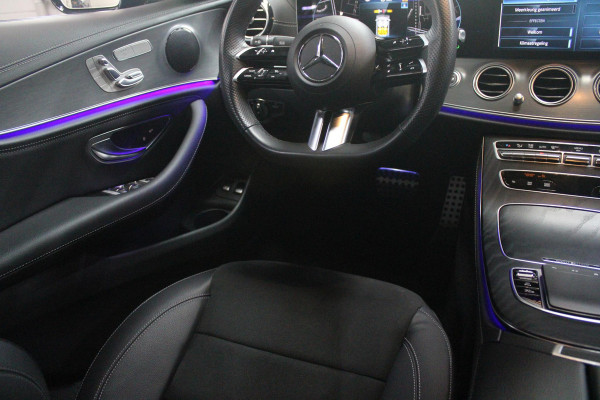 Mercedes-Benz E-Klasse 300e 320PK BUSINESS SOLUTION AMG NIGHT EDITION | MULTISPAAKS AMG VELGEN | 360° CAMERA | | TREKHAAK | MULTIBEAM MATRIX LED KOPLAMPEN | LED ACHTERLICHTEN | ELEKTRISCH VERSTELBARE VOORSTOELEN MET GEHEUGEN FUNCTIE |  ALCANTARA / KUNSTLEDEREN BEKLEDING | VOORSTOELEN VERWARMBAAR | FULL MAP MBUX AUGMENTED REALITY NAVIGATIE | VERKEERSLICHTWEERGAVE | APPLE CARPLAY / ANDROID AUTO | SFEERVERLICHTING | ELEKTRONIC CLIMATE CONTROL |