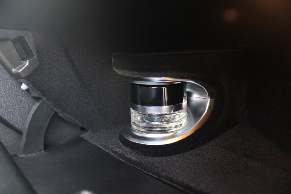 Mercedes-Benz E-Klasse 300e 320PK BUSINESS SOLUTION AMG NIGHT EDITION | MULTISPAAKS AMG VELGEN | 360° CAMERA | | TREKHAAK | MULTIBEAM MATRIX LED KOPLAMPEN | LED ACHTERLICHTEN | ELEKTRISCH VERSTELBARE VOORSTOELEN MET GEHEUGEN FUNCTIE |  ALCANTARA / KUNSTLEDEREN BEKLEDING | VOORSTOELEN VERWARMBAAR | FULL MAP MBUX AUGMENTED REALITY NAVIGATIE | VERKEERSLICHTWEERGAVE | APPLE CARPLAY / ANDROID AUTO | SFEERVERLICHTING | ELEKTRONIC CLIMATE CONTROL |