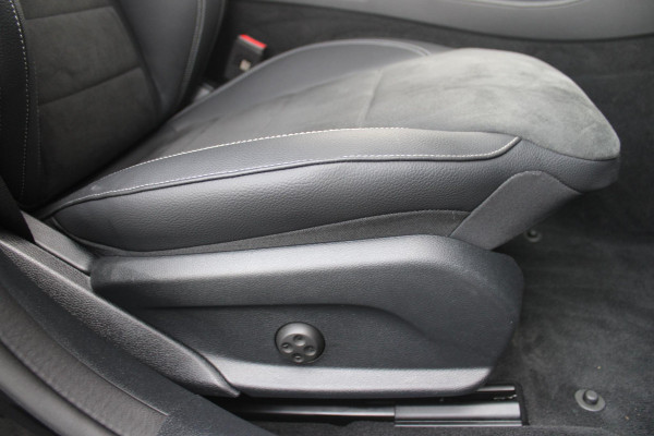 Mercedes-Benz E-Klasse 300e 320PK BUSINESS SOLUTION AMG NIGHT EDITION | MULTISPAAKS AMG VELGEN | 360° CAMERA | | TREKHAAK | MULTIBEAM MATRIX LED KOPLAMPEN | LED ACHTERLICHTEN | ELEKTRISCH VERSTELBARE VOORSTOELEN MET GEHEUGEN FUNCTIE |  ALCANTARA / KUNSTLEDEREN BEKLEDING | VOORSTOELEN VERWARMBAAR | FULL MAP MBUX AUGMENTED REALITY NAVIGATIE | VERKEERSLICHTWEERGAVE | APPLE CARPLAY / ANDROID AUTO | SFEERVERLICHTING | ELEKTRONIC CLIMATE CONTROL |