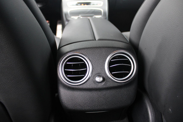 Mercedes-Benz E-Klasse 300e 320PK BUSINESS SOLUTION AMG NIGHT EDITION | MULTISPAAKS AMG VELGEN | 360° CAMERA | | TREKHAAK | MULTIBEAM MATRIX LED KOPLAMPEN | LED ACHTERLICHTEN | ELEKTRISCH VERSTELBARE VOORSTOELEN MET GEHEUGEN FUNCTIE |  ALCANTARA / KUNSTLEDEREN BEKLEDING | VOORSTOELEN VERWARMBAAR | FULL MAP MBUX AUGMENTED REALITY NAVIGATIE | VERKEERSLICHTWEERGAVE | APPLE CARPLAY / ANDROID AUTO | SFEERVERLICHTING | ELEKTRONIC CLIMATE CONTROL |