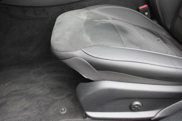 Mercedes-Benz E-Klasse 300e 320PK BUSINESS SOLUTION AMG NIGHT EDITION | MULTISPAAKS AMG VELGEN | 360° CAMERA | | TREKHAAK | MULTIBEAM MATRIX LED KOPLAMPEN | LED ACHTERLICHTEN | ELEKTRISCH VERSTELBARE VOORSTOELEN MET GEHEUGEN FUNCTIE |  ALCANTARA / KUNSTLEDEREN BEKLEDING | VOORSTOELEN VERWARMBAAR | FULL MAP MBUX AUGMENTED REALITY NAVIGATIE | VERKEERSLICHTWEERGAVE | APPLE CARPLAY / ANDROID AUTO | SFEERVERLICHTING | ELEKTRONIC CLIMATE CONTROL |