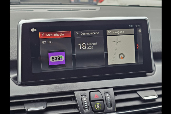 BMW 2 Serie Gran Tourer 218i Business Edition | Automaat | LED | Trekhaak | Stoelverwarming | PDC | Elek. achterklep | HUD | Navi |
