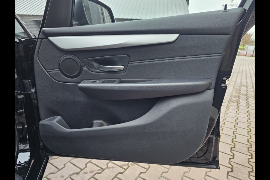 BMW 2 Serie Gran Tourer 218i Business Edition | Automaat | LED | Trekhaak | Stoelverwarming | PDC | Elek. achterklep | HUD | Navi |