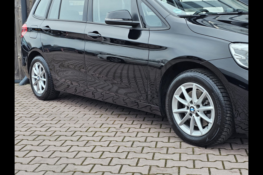 BMW 2 Serie Gran Tourer 218i Business Edition | Automaat | LED | Trekhaak | Stoelverwarming | PDC | Elek. achterklep | HUD | Navi |