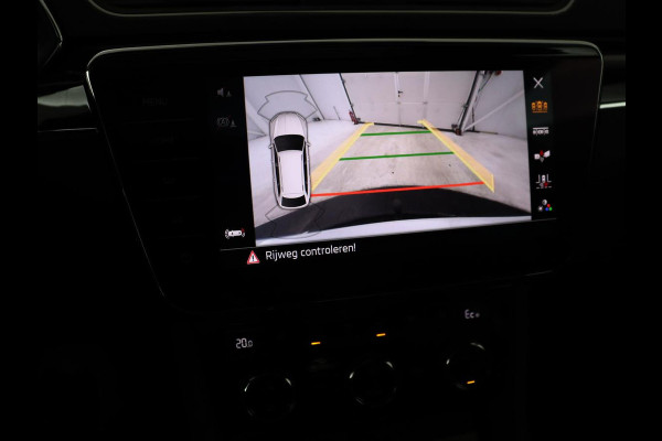 Škoda Superb 1.4 TSI iV Laurin & Klement | Panoramadak | Stoelventilatie | Leder | Trekhaak | Canton Sound | Virtual Cockpit | Navigatie | Memory | Achterbankverwarming | Full LED | Keyless | Carplay | PHEV
