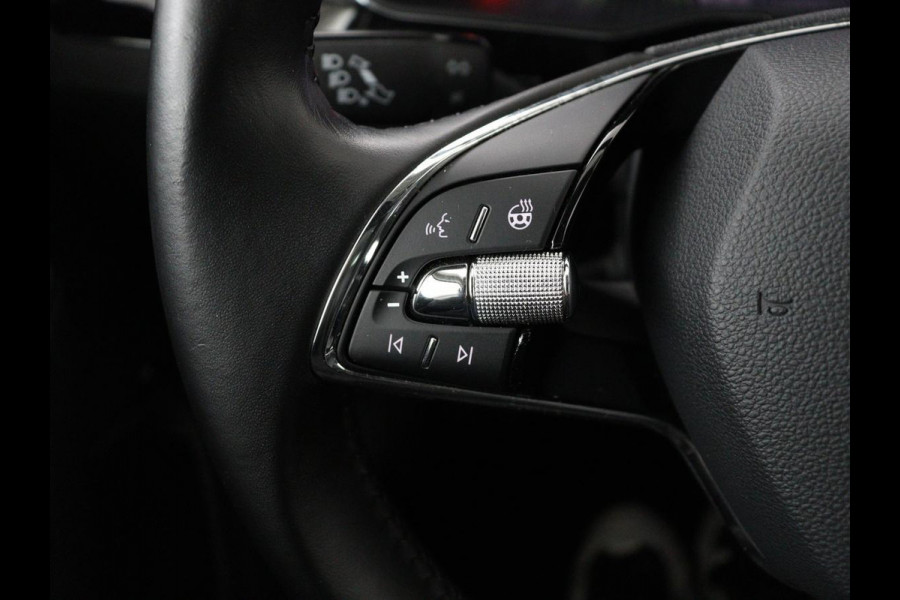 Škoda Superb 1.4 TSI iV Laurin & Klement | Panoramadak | Stoelventilatie | Leder | Trekhaak | Canton Sound | Virtual Cockpit | Navigatie | Memory | Achterbankverwarming | Full LED | Keyless | Carplay | PHEV