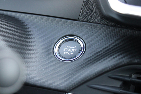 Peugeot 2008 1.2 Hybrid 145PK AUTOMAAT ALLURE | NIEUWE AUTO! | CAMERA VOOR + ACHTER | KEYLESS ENTRY/START | PARKEERSENSOREN VOOR + ACHTER | DODEHOEK DETECTIE | 17" LICHTMETALEN VELGEN | ADAPTIVE CRUISE CONTROL | CLIMATE CONTROL | STOEL VERWARMING | DRAADLOZE APPLE CARPLAY/ANDROID AUTO |