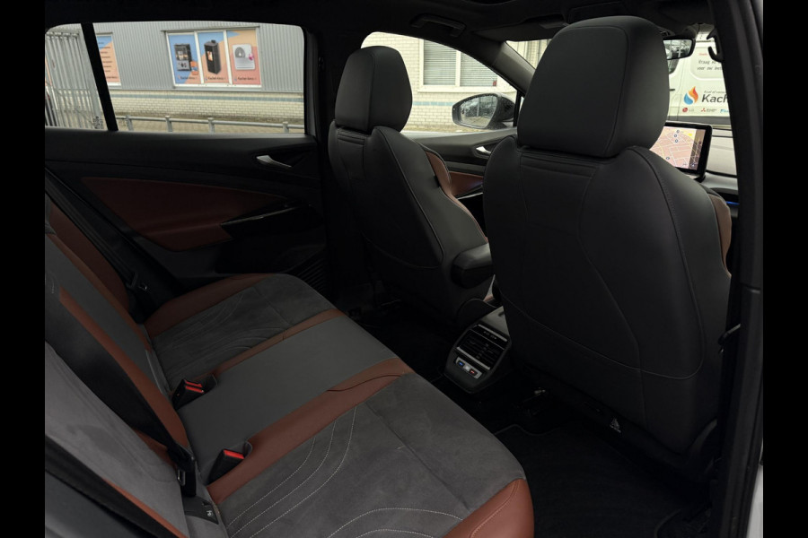 Volkswagen ID.4 First Max 77 kWh | SOH 91% | Warmtepomp | Trekhaak | Panorama | IQ- Light | 360 Camera |