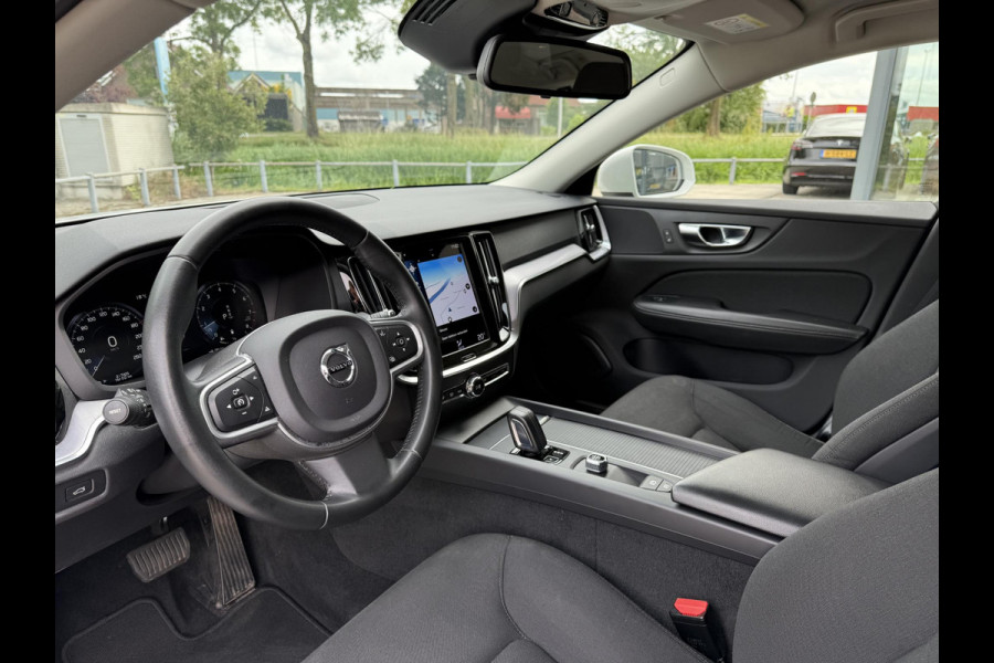 Volvo V60 2.0 B3 Aut. 163pk MHEV Momentum | Trekhaak | Navi | LED | Camera |  LMV |