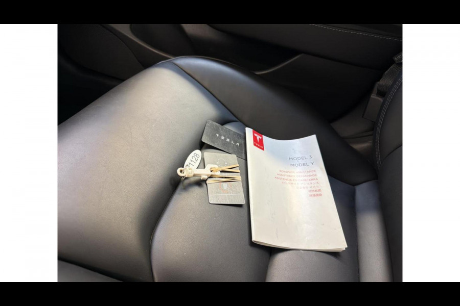 Tesla Model 3 Aut. Long Range Dual Motor AWD | Autopilot | Panorama | Leder |