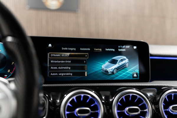 Mercedes-Benz A-Klasse 200 AMG PANO LED CAMERA