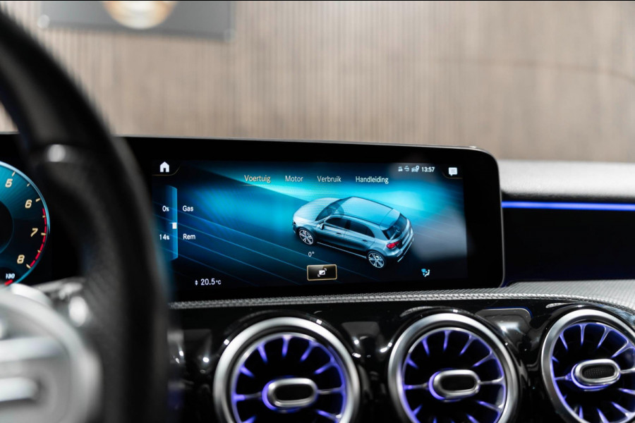 Mercedes-Benz A-Klasse 200 AMG PANO LED CAMERA