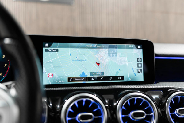 Mercedes-Benz A-Klasse 200 AMG PANO LED CAMERA