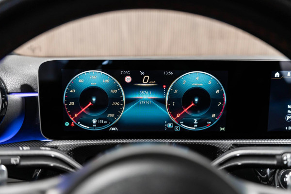 Mercedes-Benz A-Klasse 200 AMG PANO LED CAMERA