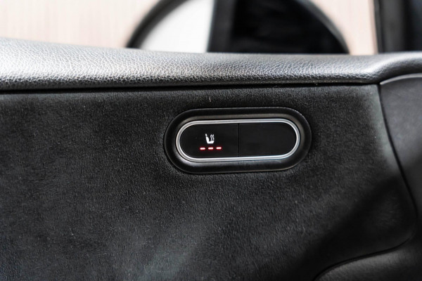 Mercedes-Benz A-Klasse 200 AMG PANO LED CAMERA