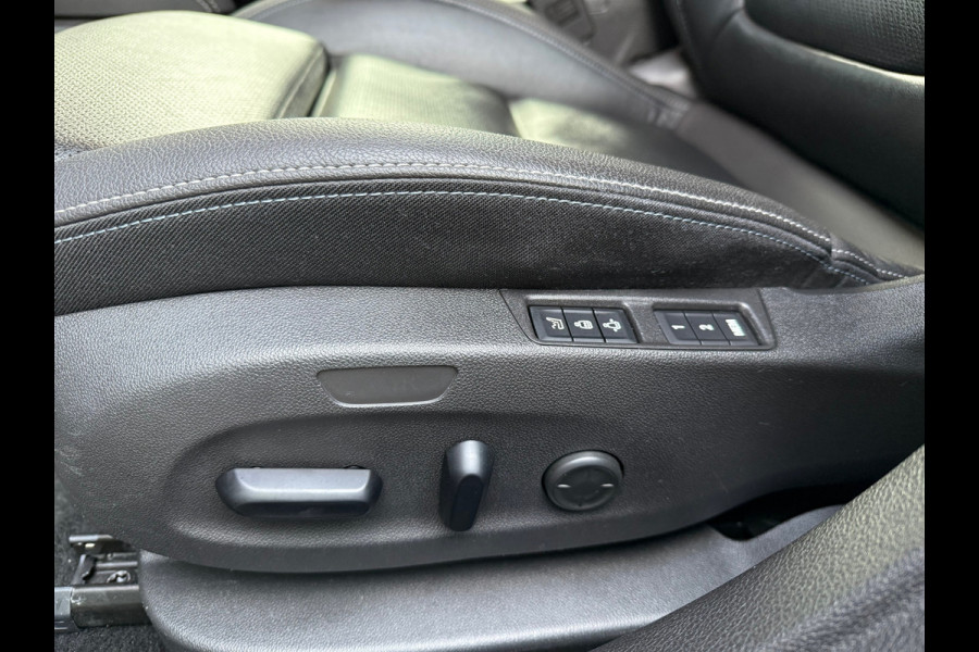 Opel Astra 1.6 Turbo Innovation - Automaat - Navi - Leder - Parkeerhulp - Org.NL