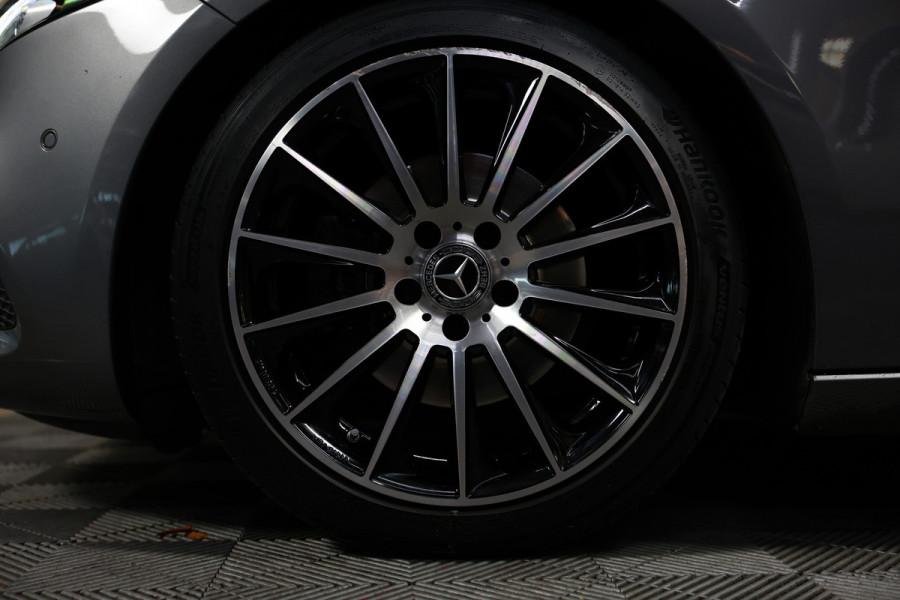 Mercedes-Benz A-Klasse 200 Business Solution AMG PANO MEMORY LANE PDC '18