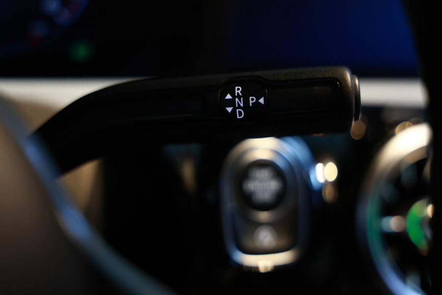 Mercedes-Benz A-Klasse 200 Business Solution AMG PANO MEMORY LANE PDC '18