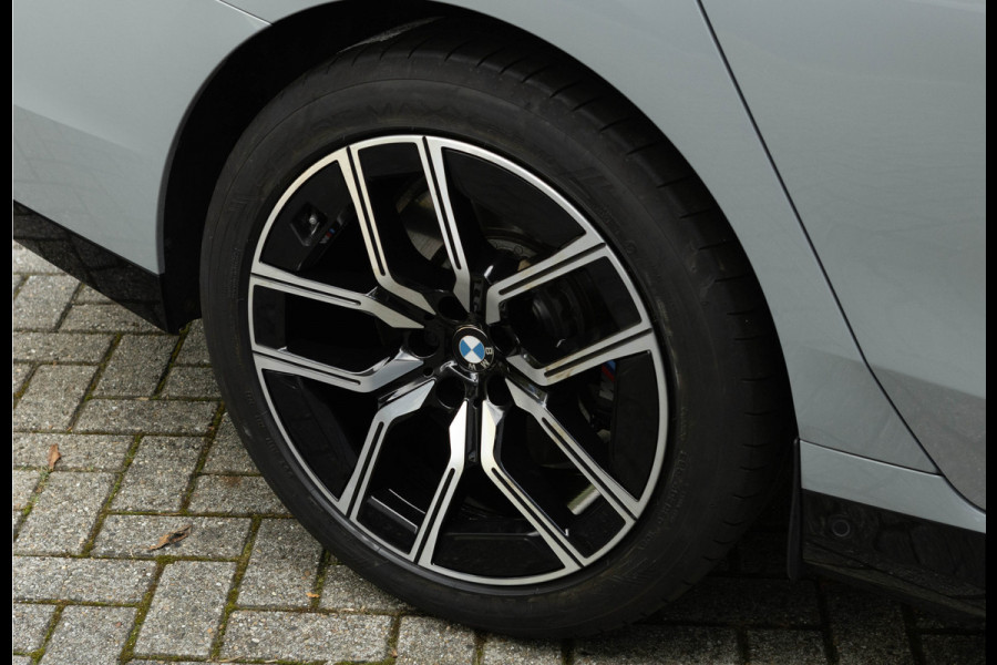 BMW i7 xDrive60 - M-Sport Pro - Executive Drive Pro - Bowers & Wilkins - Driving Ass Prof