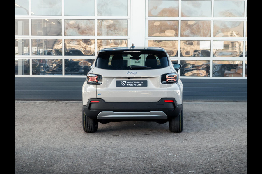 Jeep Avenger Summit 54 kWh | Uit voorraad leverbaar | Schuif/Kanteldak | Winter Pack | Infotainment&Convenience Pack | Warmtepomp