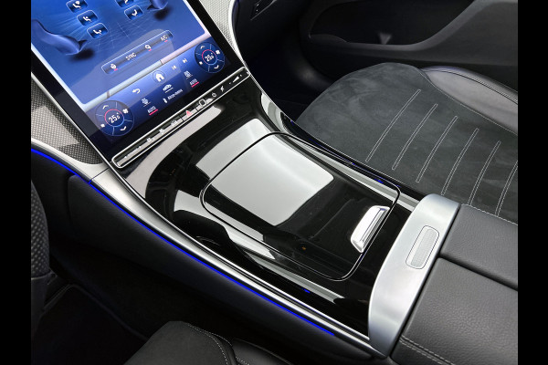 Mercedes-Benz GLC 300 e 4MATIC AMG Plug-In Hybride | 360  graden Camera | Memory seats | Schuifkanteldak | Sfeerverlichting | Chroompakket | Keyless entry Inclusief 24 maanden MB Certified garantie voor Europa.