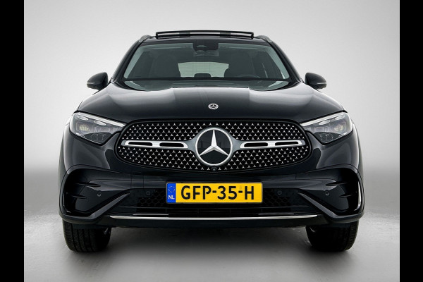 Mercedes-Benz GLC 300 e 4MATIC AMG Plug-In Hybride | 360  graden Camera | Memory seats | Schuifkanteldak | Sfeerverlichting | Chroompakket | Keyless entry Inclusief 24 maanden MB Certified garantie voor Europa.