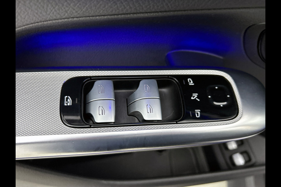 Mercedes-Benz GLC 300 e 4MATIC AMG Plug-In Hybride | 360  graden Camera | Memory seats | Schuifkanteldak | Sfeerverlichting | Chroompakket | Keyless entry Inclusief 24 maanden MB Certified garantie voor Europa.