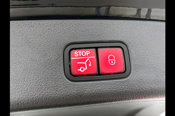 Mercedes-Benz GLC 300 e 4MATIC AMG Plug-In Hybride | 360  graden Camera | Memory seats | Schuifkanteldak | Sfeerverlichting | Chroompakket | Keyless entry Inclusief 24 maanden MB Certified garantie voor Europa.