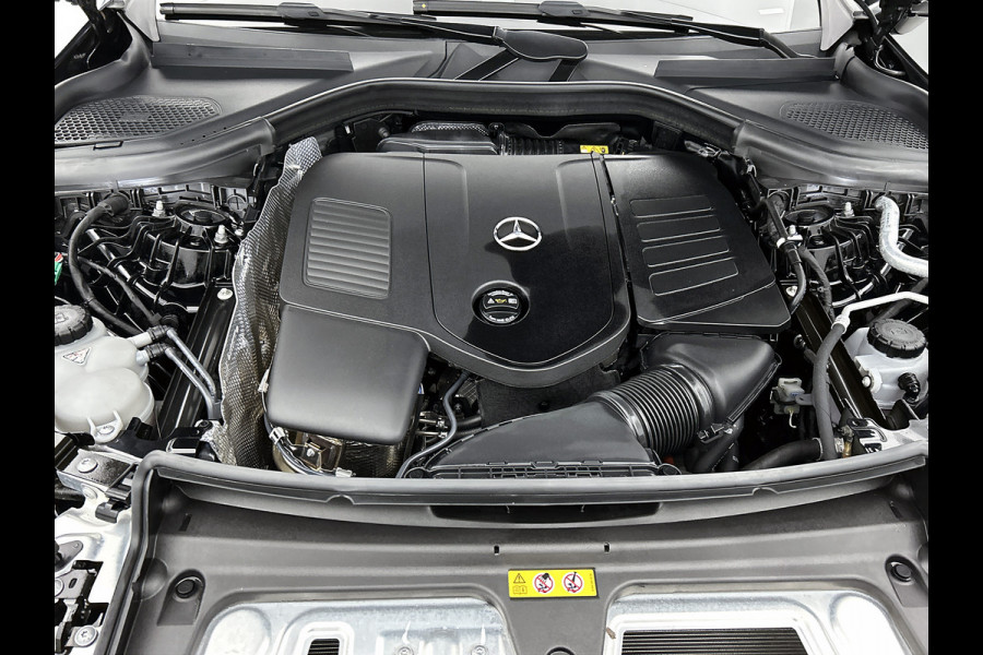 Mercedes-Benz GLC 300 e 4MATIC AMG Plug-In Hybride | 360  graden Camera | Memory seats | Schuifkanteldak | Sfeerverlichting | Chroompakket | Keyless entry Inclusief 24 maanden MB Certified garantie voor Europa.