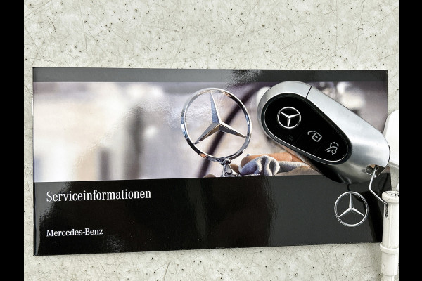 Mercedes-Benz GLC 300 e 4MATIC AMG Plug-In Hybride | 360  graden Camera | Memory seats | Schuifkanteldak | Sfeerverlichting | Chroompakket | Keyless entry Inclusief 24 maanden MB Certified garantie voor Europa.