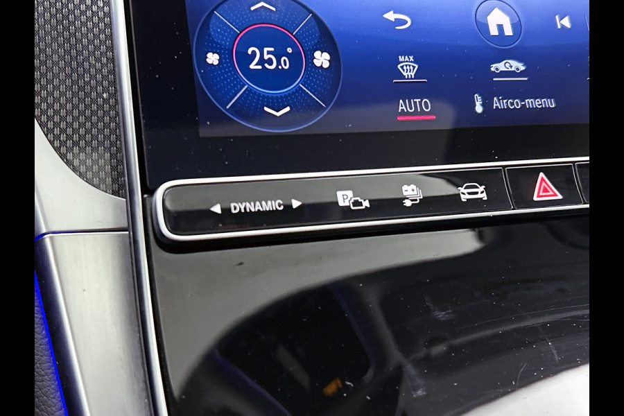 Mercedes-Benz GLC 300 e 4MATIC AMG Plug-In Hybride | 360  graden Camera | Memory seats | Schuifkanteldak | Sfeerverlichting | Chroompakket | Keyless entry Inclusief 24 maanden MB Certified garantie voor Europa.