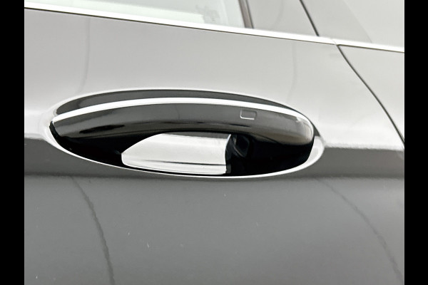 Mercedes-Benz GLC 300 e 4MATIC AMG Plug-In Hybride | 360  graden Camera | Memory seats | Schuifkanteldak | Sfeerverlichting | Chroompakket | Keyless entry Inclusief 24 maanden MB Certified garantie voor Europa.