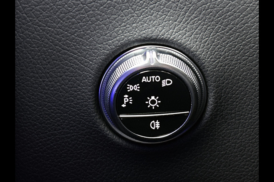 Mercedes-Benz GLC 300 e 4MATIC AMG Plug-In Hybride | 360  graden Camera | Memory seats | Schuifkanteldak | Sfeerverlichting | Chroompakket | Keyless entry Inclusief 24 maanden MB Certified garantie voor Europa.